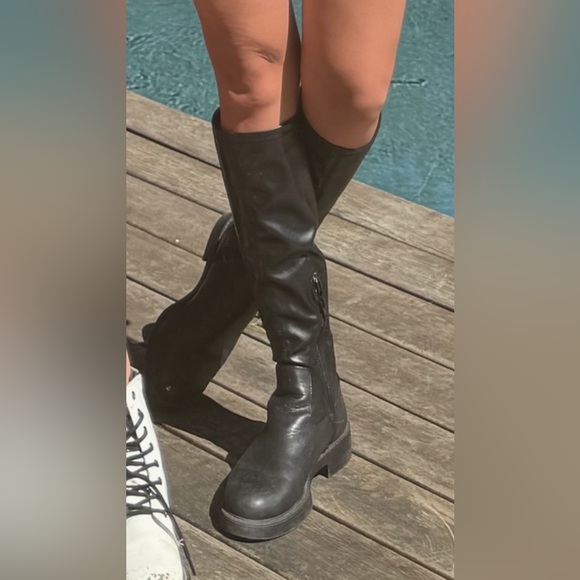 Size 9 Knee Boots - Picture 3 of 3